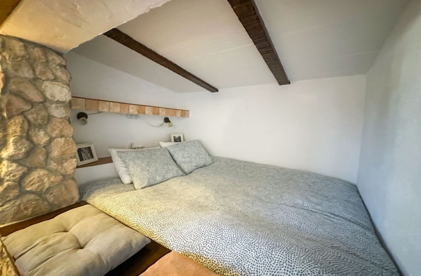 5 bedroom Villa for sale in Sax with pool garage - € 484,950 (Ref: 9700285)