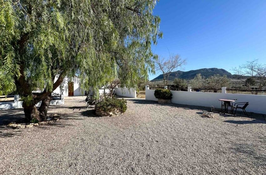 5 bedroom Villa for sale in Sax with pool garage - € 484,950 (Ref: 9700285)