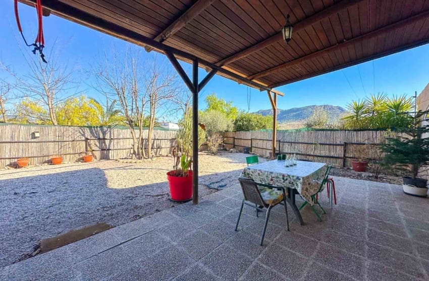 5 bedroom Villa for sale in Sax with pool garage - € 484,950 (Ref: 9700285)