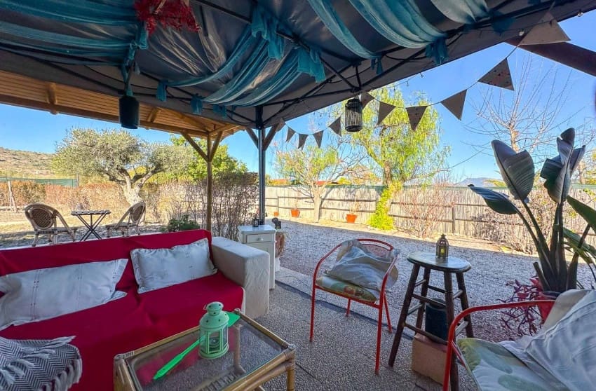 5 bedroom Villa for sale in Sax with pool garage - € 484,950 (Ref: 9700285)