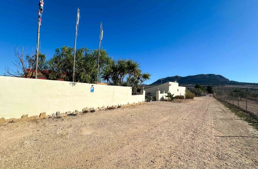 5 bedroom Villa for sale in Sax with pool garage - € 484,950 (Ref: 9700285)