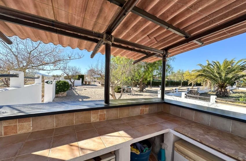 5 bedroom Villa for sale in Sax with pool garage - € 484,950 (Ref: 9700285)