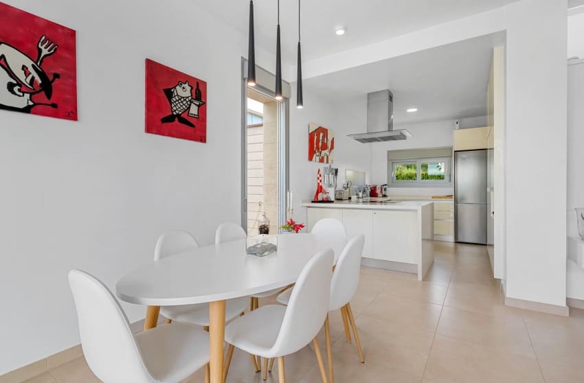 3 makuuhuone Huvila myytävänä paikassa Orihuela Costa mukana uima-altaan - 479 000 € (Ref: 9700288)