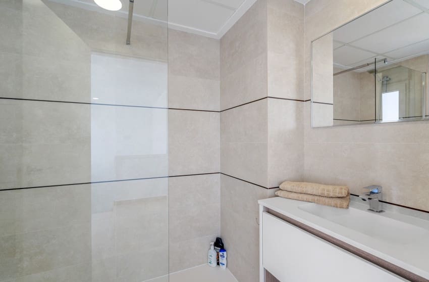 3 makuuhuone Huvila myytävänä paikassa Orihuela Costa mukana uima-altaan - 479 000 € (Ref: 9700288)