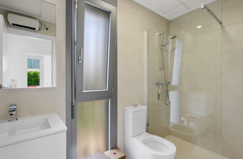 3 makuuhuone Huvila myytävänä paikassa Orihuela Costa mukana uima-altaan - 479 000 € (Ref: 9700288)