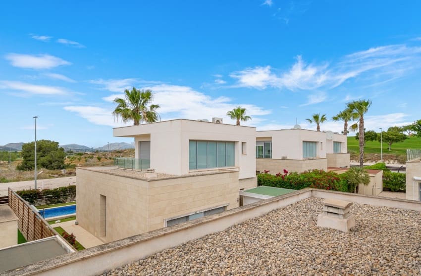 3 makuuhuone Huvila myytävänä paikassa Orihuela Costa mukana uima-altaan - 479 000 € (Ref: 9700288)