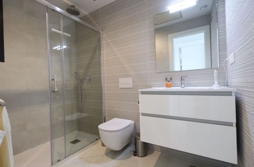 2 soveværelse Lejlighed til salg i Orihuela Costa med swimmingpool - € 269.000 (Ref: 9700289)