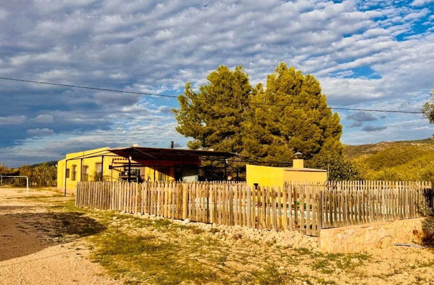 3 bedroom Villa for sale in Monovar / Monover with pool - € 185,000 (Ref: 9700290)