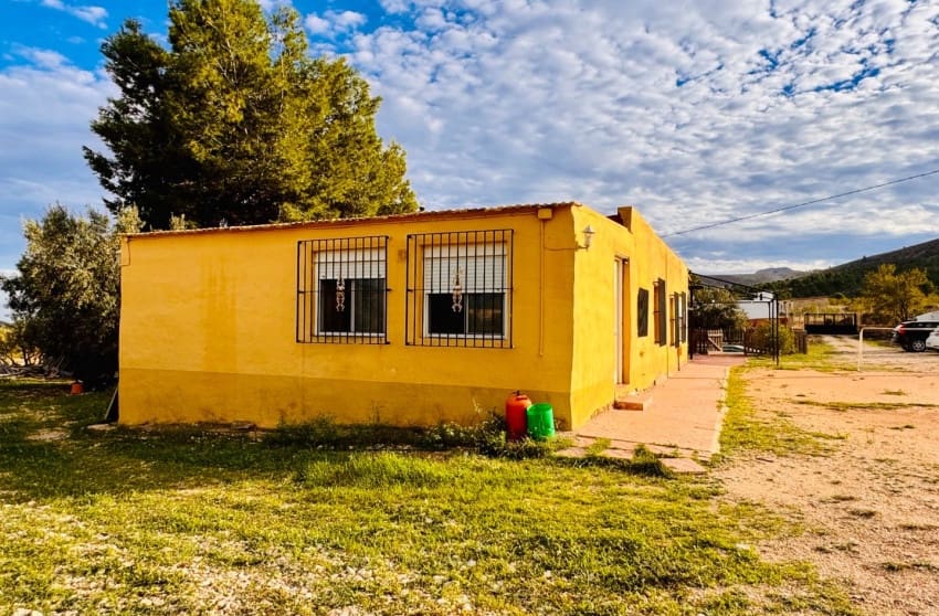 3 bedroom Villa for sale in Monovar / Monover with pool - € 185,000 (Ref: 9700290)