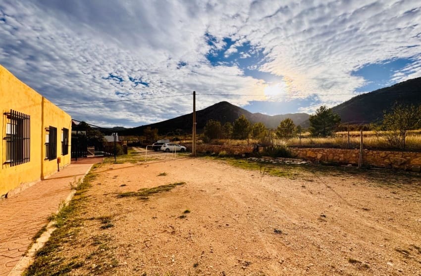 3 bedroom Villa for sale in Monovar / Monover with pool - € 185,000 (Ref: 9700290)