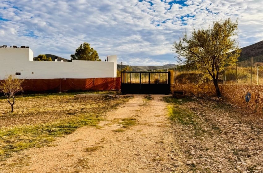 3 bedroom Villa for sale in Monovar / Monover with pool - € 185,000 (Ref: 9700290)