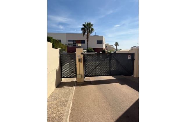 2 slaapkamer Appartement te koop in Villamartin, Orihuela met zwembad - € 235.000 (Ref: 9700296)