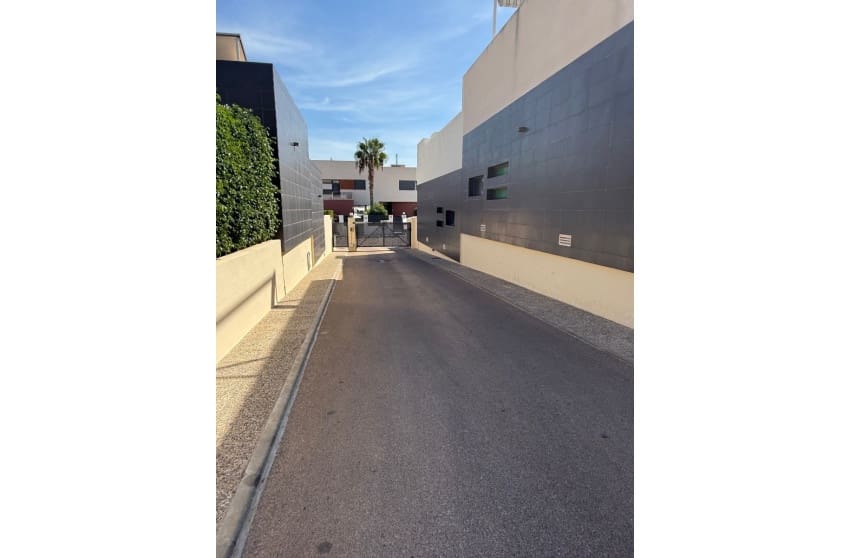 2 bedroom Apartment for sale in Villamartin with pool - € 235,000 (Ref: 9700296)