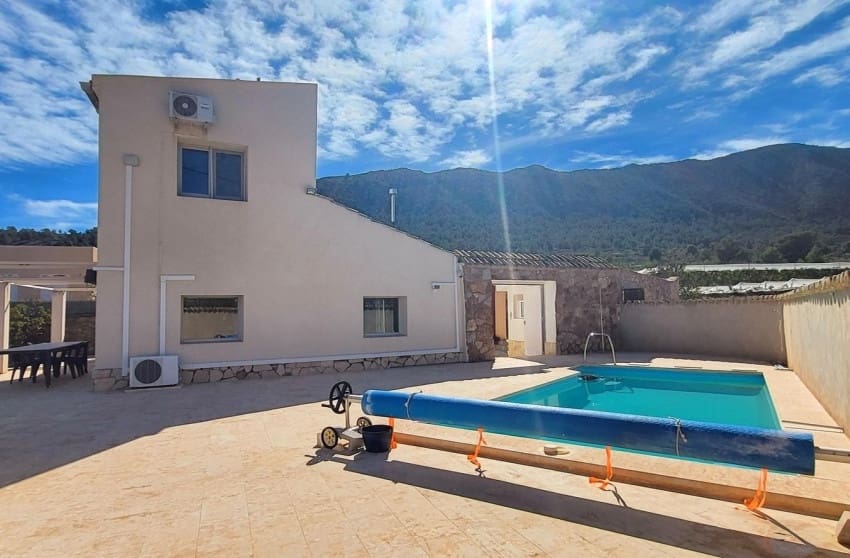 2 soveværelse Villa til salg i La Romana med swimmingpool - € 275.000 (Ref: 9700297)