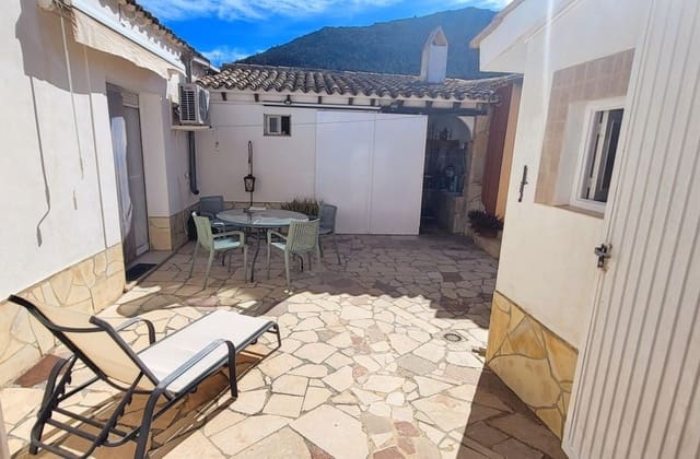 2 bedroom Villa for sale in La Romana with pool - € 275,000 (Ref: 9700297)