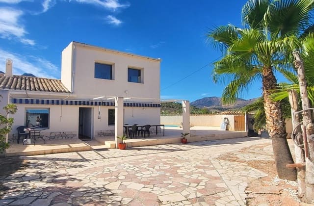 2 bedroom Villa for sale in La Romana with pool - € 275,000 (Ref: 9700297)