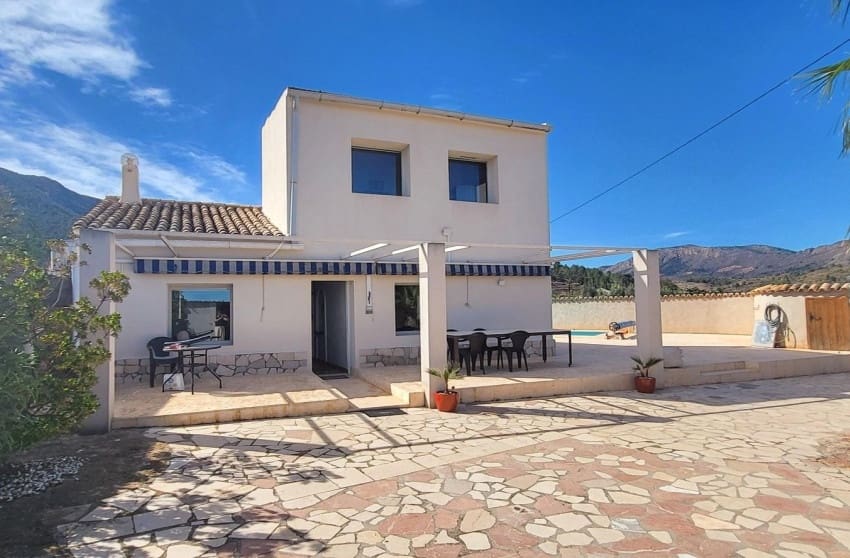 2 soveværelse Villa til salg i La Romana med swimmingpool - € 275.000 (Ref: 9700297)