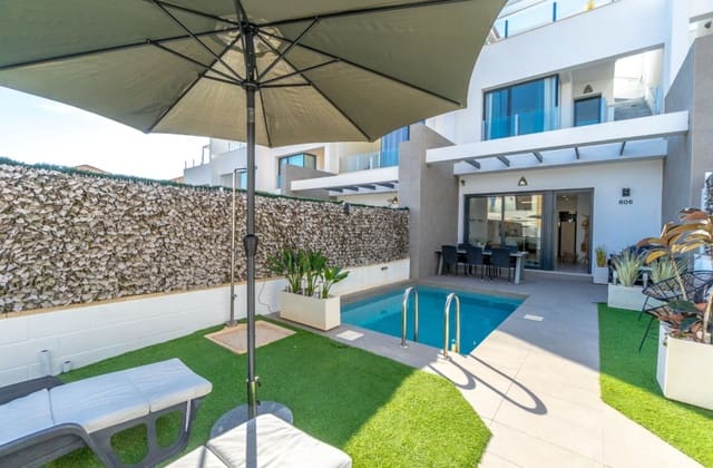 Casa de 3 habitaciones en Villamartin, Orihuela en venta con piscina - 325.000 € (Ref: 9709176)