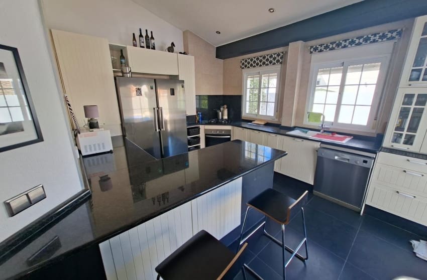 5 quarto Moradia para venda em Fortuna com piscina - 269 500 € (Ref: 9788083)