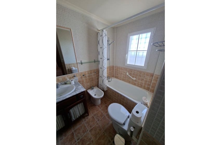 5 quarto Moradia para venda em Fortuna com piscina - 269 500 € (Ref: 9788083)