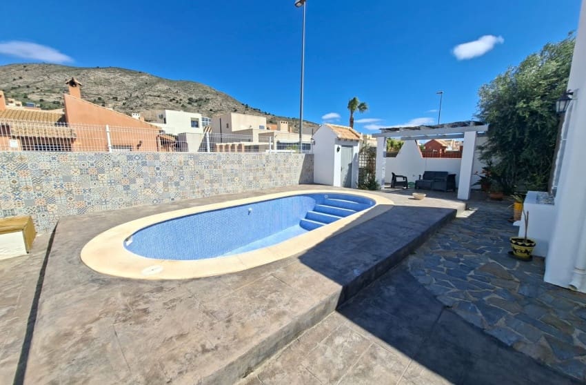 5 quarto Moradia para venda em Fortuna com piscina - 269 500 € (Ref: 9788083)