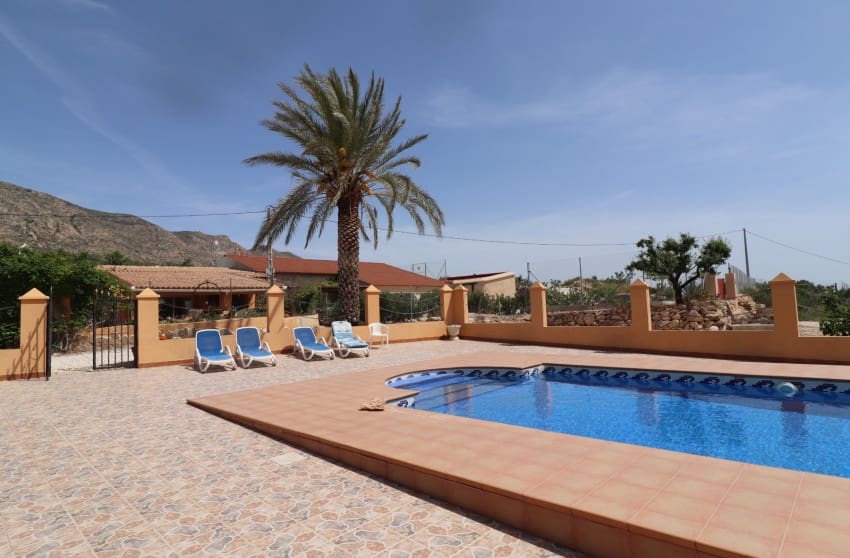 5 sovrum Finca/Hus på landet till salu i La Canalosa med pool garage - 399 500 € (Ref: 9798320)