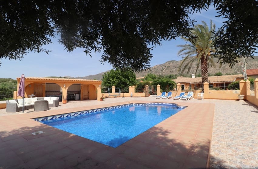 5 sovrum Finca/Hus på landet till salu i La Canalosa med pool garage - 399 500 € (Ref: 9798320)