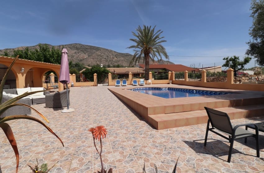 5 sovrum Finca/Hus på landet till salu i La Canalosa med pool garage - 399 500 € (Ref: 9798320)