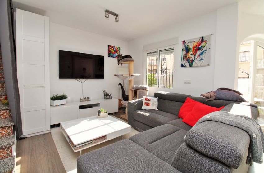 2 Zimmer Haus zu verkaufen in Villamartin mit Pool - 279.900 € (Ref: 9813624)