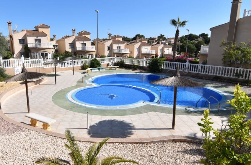 2 Zimmer Haus zu verkaufen in Villamartin mit Pool - 279.900 € (Ref: 9813624)