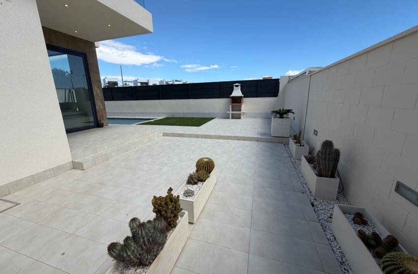 3 bedroom Villa for sale in Ciudad Quesada with pool - € 399,900 (Ref: 9813625)