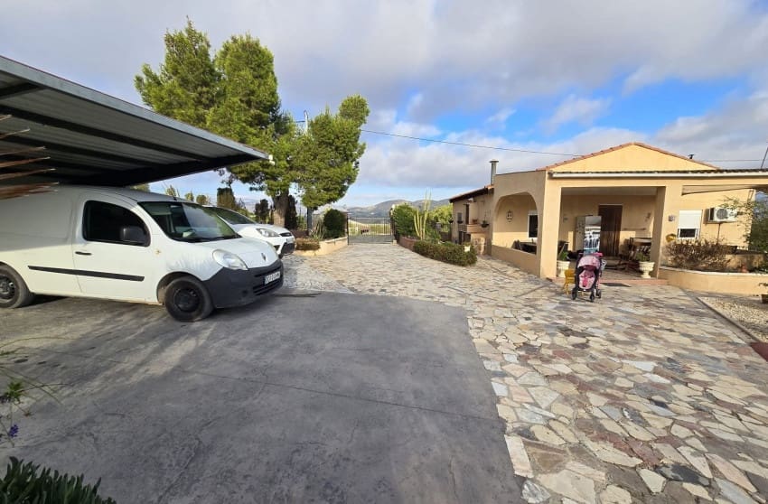 5 soveværelse Villa til salg i Sax med swimmingpool - € 349.950 (Ref: 9813626)