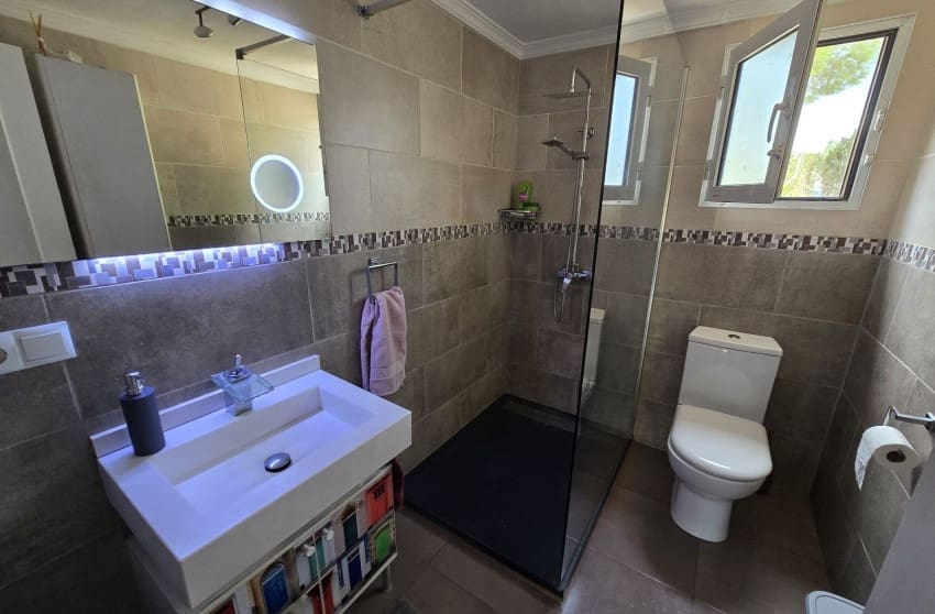 5 soveværelse Villa til salg i Sax med swimmingpool - € 349.950 (Ref: 9813626)