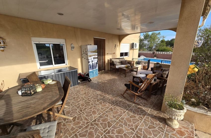 5 soveværelse Villa til salg i Sax med swimmingpool - € 349.950 (Ref: 9813626)