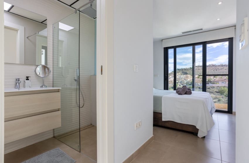 Chalet de 3 habitaciones en Benijófar en venta con piscina - 419.000 € (Ref: 9826849)