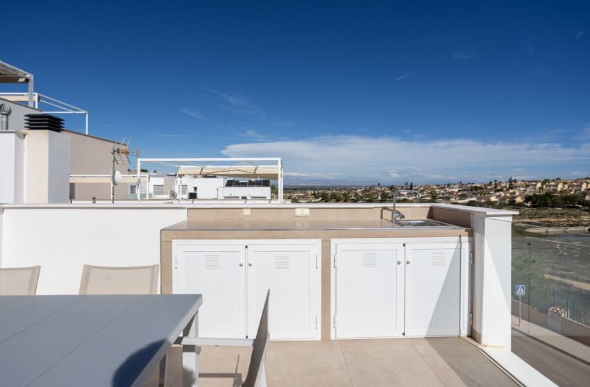 Chalet de 3 habitaciones en Benijófar en venta con piscina - 419.000 € (Ref: 9826849)
