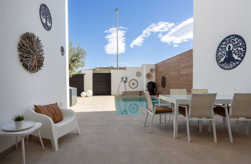 Chalet de 3 habitaciones en Benijófar en venta con piscina - 419.000 € (Ref: 9826849)