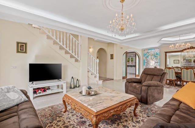 4 makuuhuone Huvila myytävänä paikassa Ciudad Quesada, Rojales mukana uima-altaan - 750 000 € (Ref: 9826857)