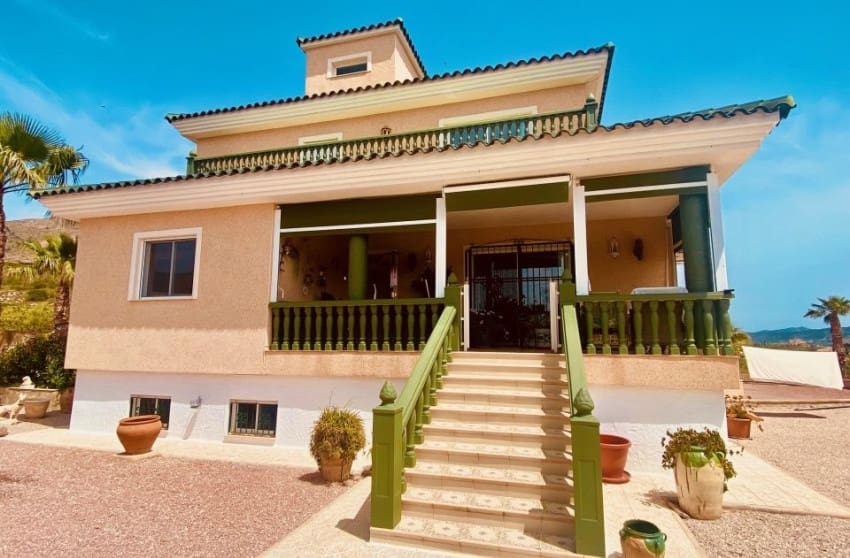 4 bedroom Villa for sale in Macisvenda with pool garage - € 475,000 (Ref: 9826858)