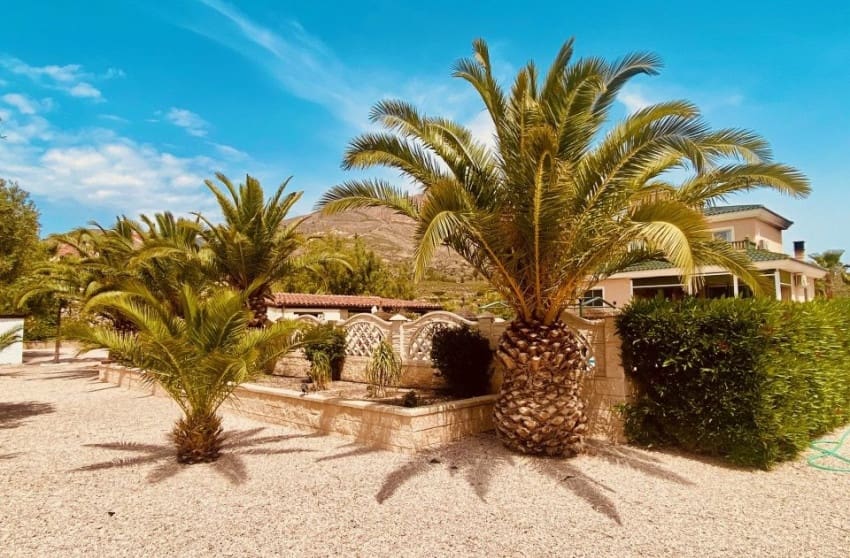 4 bedroom Villa for sale in Macisvenda with pool garage - € 475,000 (Ref: 9826858)