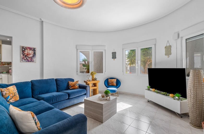 3 bedroom Villa for sale in Pueblo Bravo with pool - € 440,000 (Ref: 9842021)