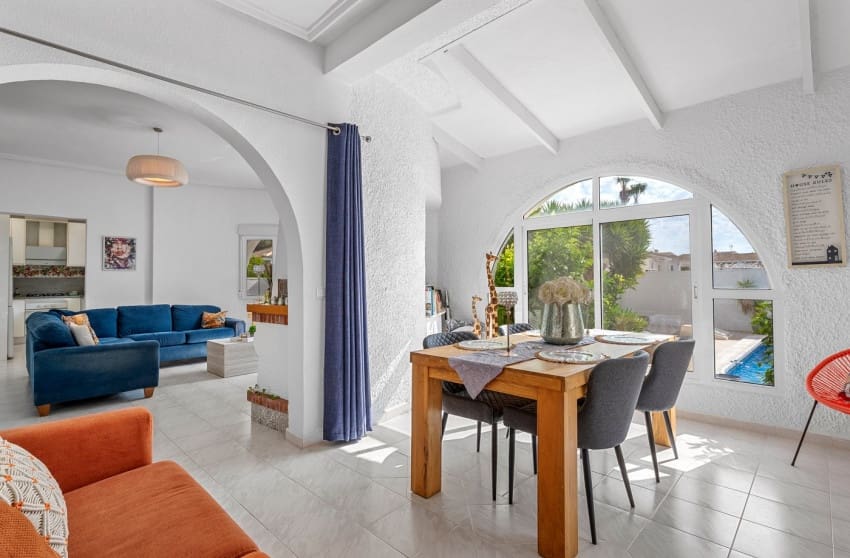 3 bedroom Villa for sale in Pueblo Bravo with pool - € 440,000 (Ref: 9842021)