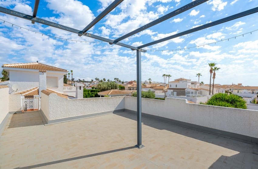 3 bedroom Villa for sale in Pueblo Bravo with pool - € 440,000 (Ref: 9842021)