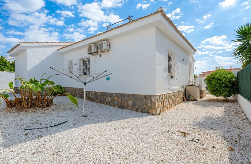 3 bedroom Villa for sale in Pueblo Bravo with pool - € 440,000 (Ref: 9842021)