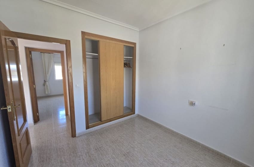 5 bedroom Villa for sale in Monforte del Cid with pool - € 349,995 (Ref: 9842022)
