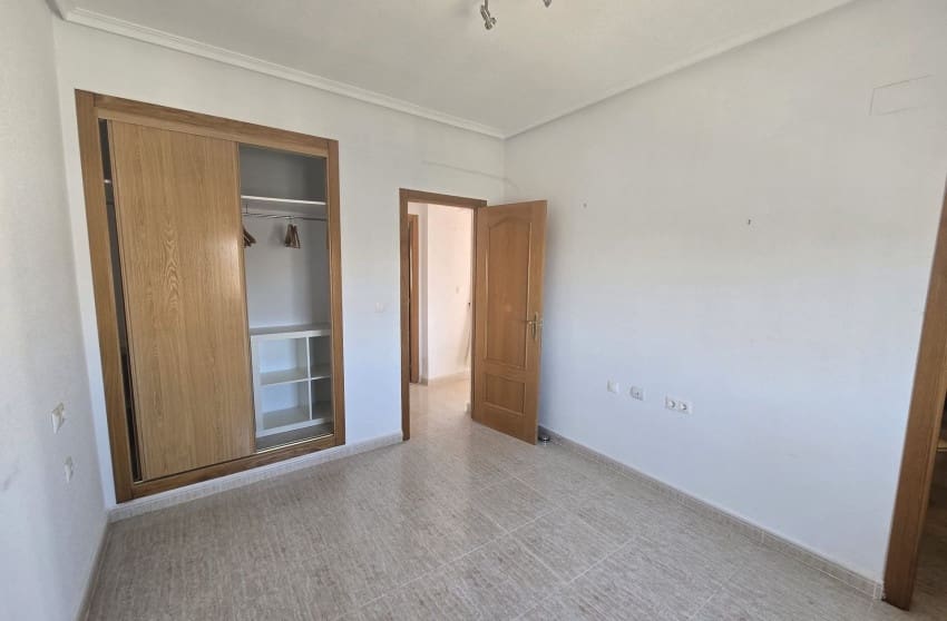 5 bedroom Villa for sale in Monforte del Cid with pool - € 349,995 (Ref: 9842022)