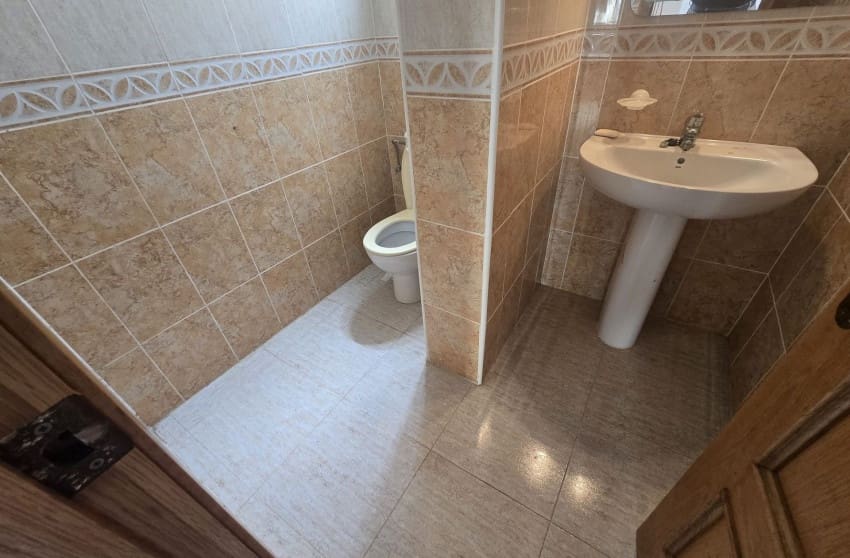 5 bedroom Villa for sale in Monforte del Cid with pool - € 349,995 (Ref: 9842022)