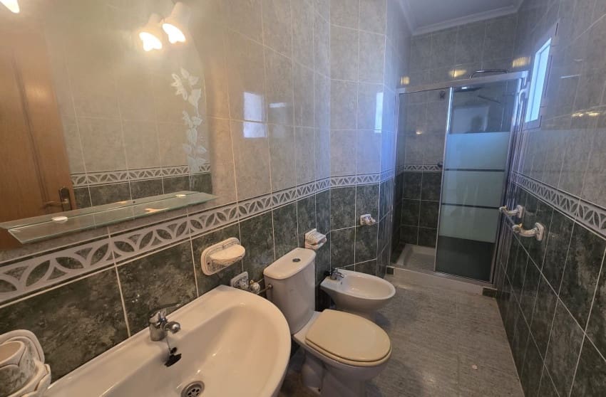 5 bedroom Villa for sale in Monforte del Cid with pool - € 349,995 (Ref: 9842022)