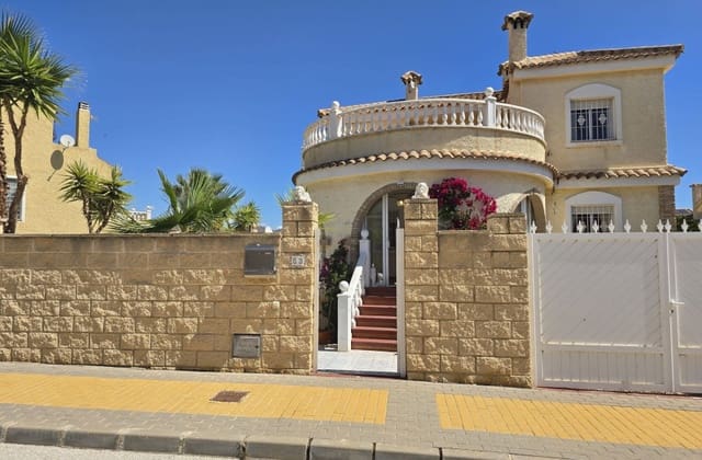 5 soveværelse Villa til salg i Monforte del Cid med swimmingpool - € 349.995 (Ref: 9842022)
