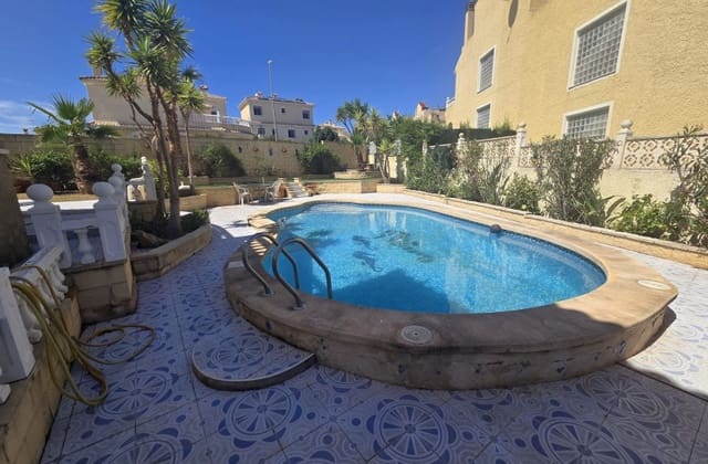 5 soveværelse Villa til salg i Monforte del Cid med swimmingpool - € 349.995 (Ref: 9842022)